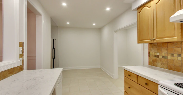 Main-1691 Bathurst Street, Toronto, ON, M5P 3K2 - 7