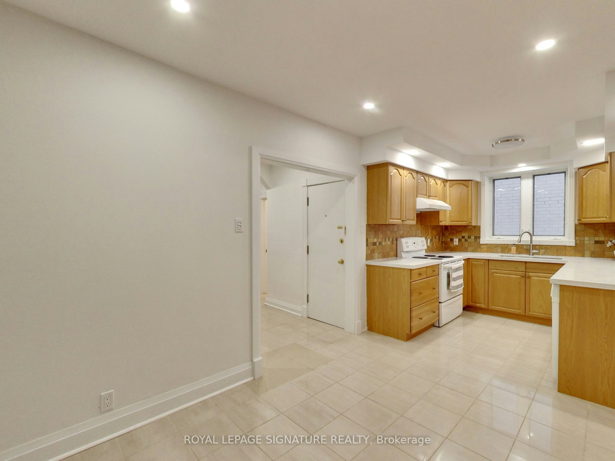 Main-1691 Bathurst Street, Toronto, ON, M5P 3K2 - 8