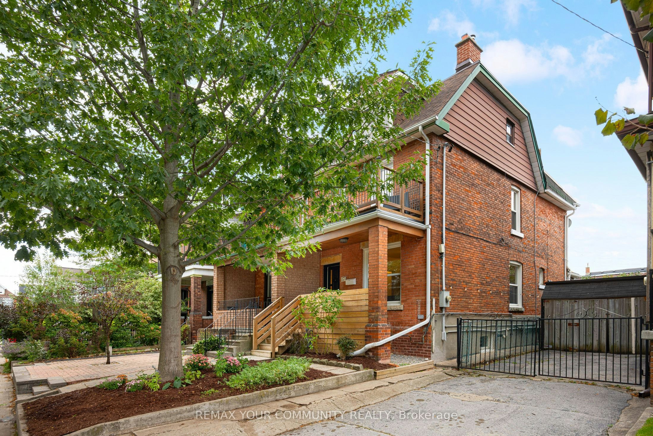 17 Muir Avenue, Toronto, ON, M6H 1E7
