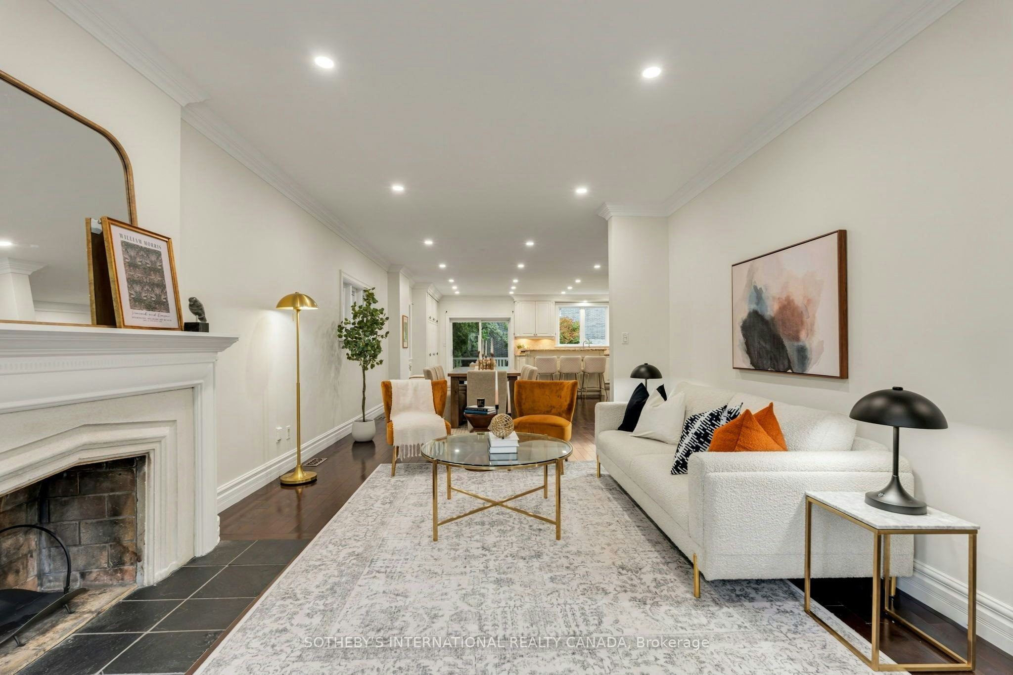 122 Brentcliffe Road, Toronto, ON, M4G 3Y9