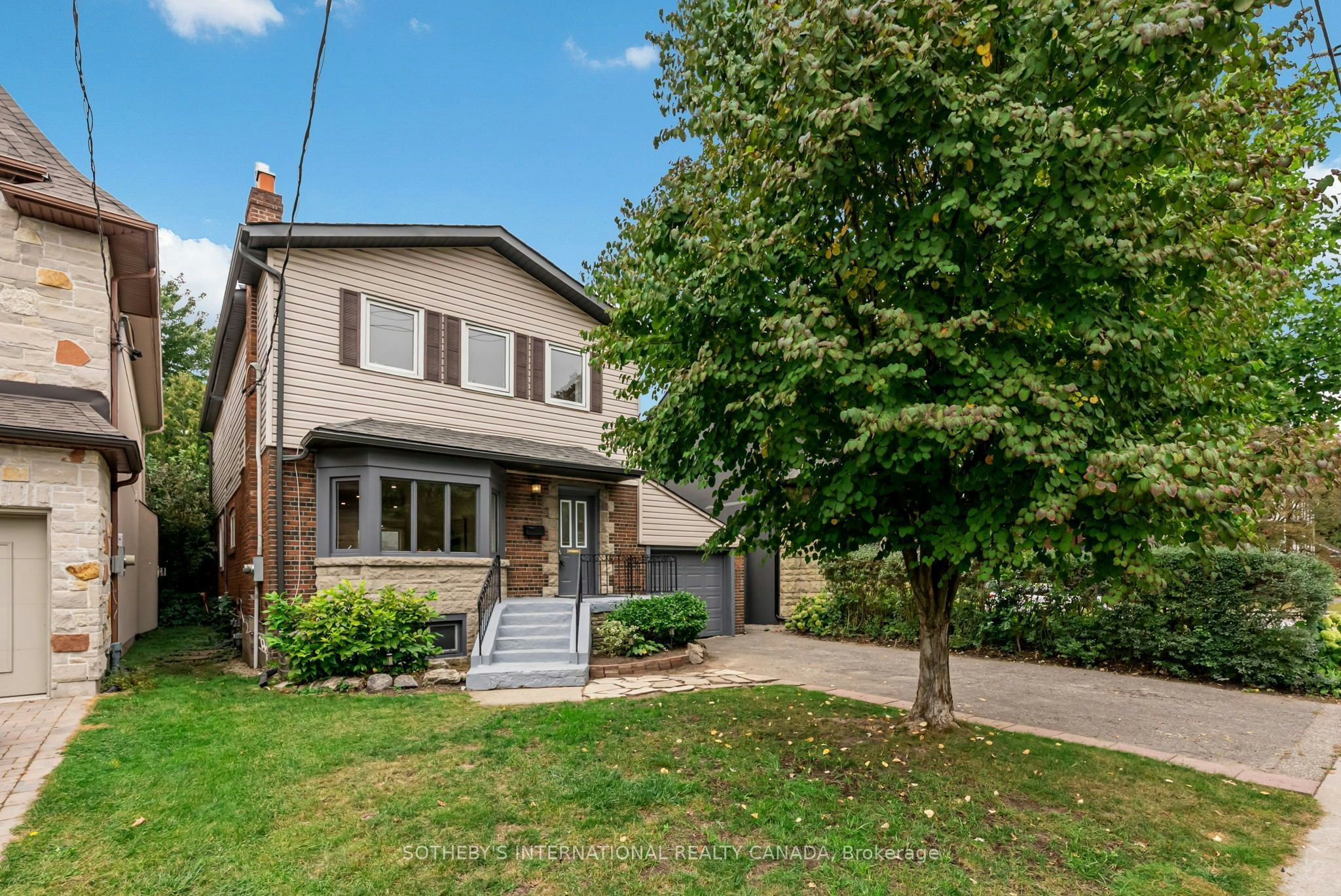 122 Brentcliffe Road, Toronto, ON, M4G 3Y9