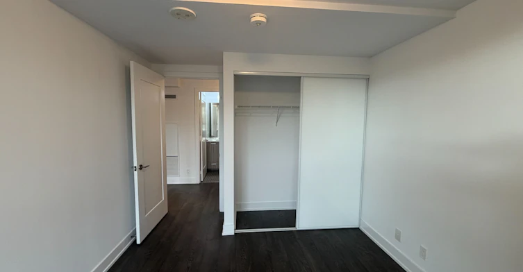302-11 Lillian Street, Toronto, ON, M4S 2H7 - 8