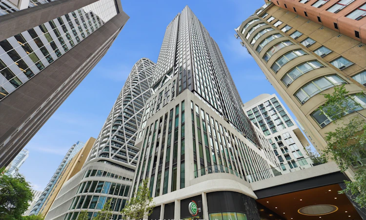803-238 Simcoe Street