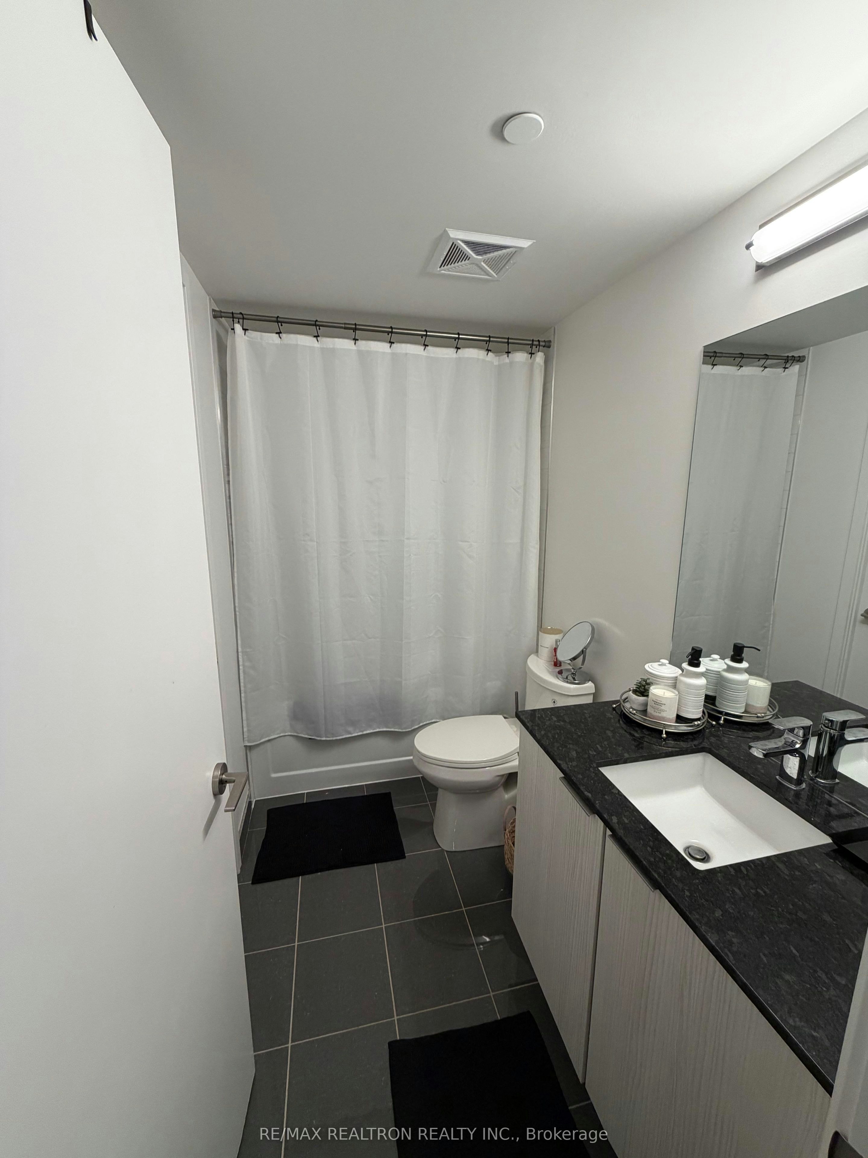 611-158 Front Street E, Toronto, ON, M5A 0K9 - 11
