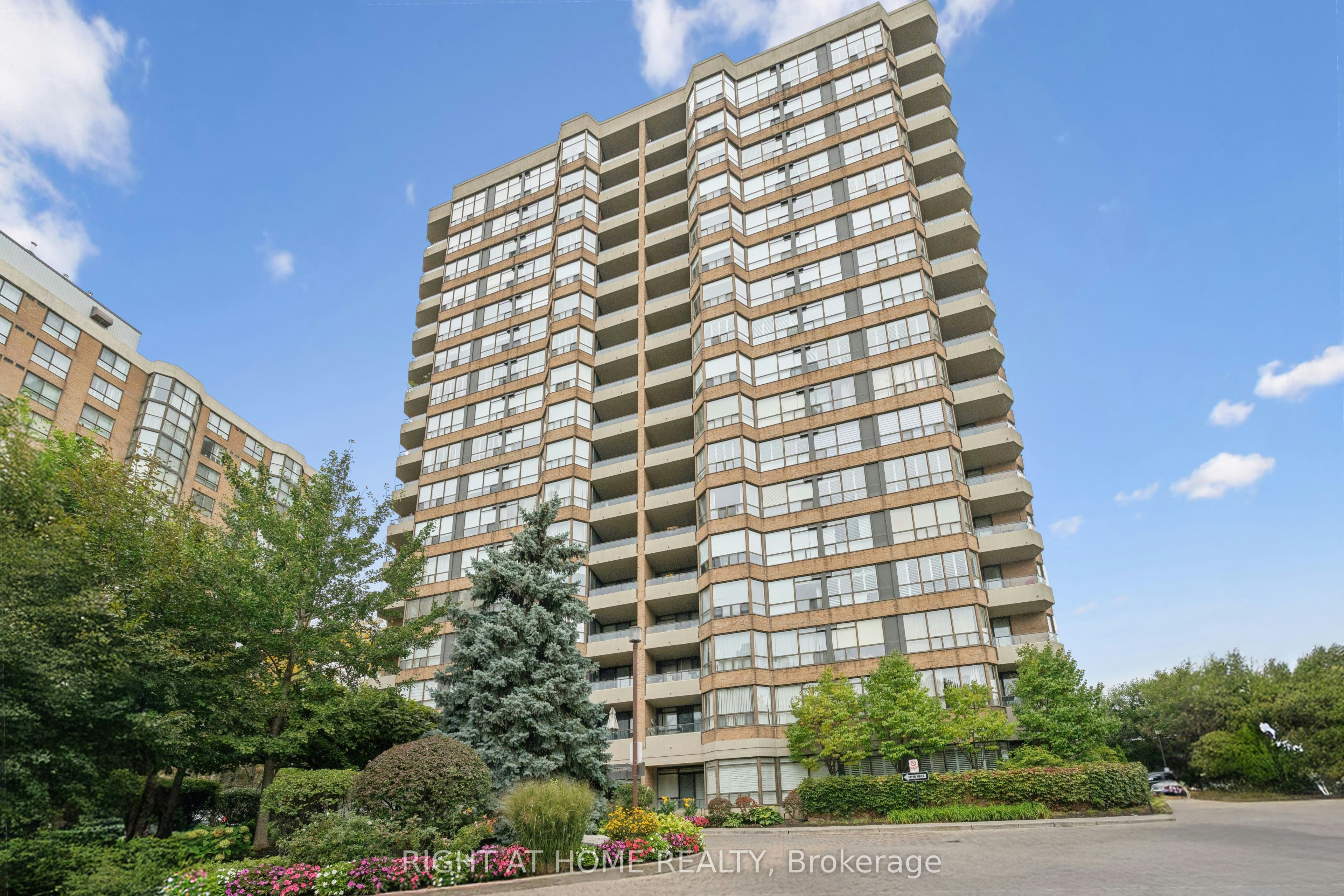 1217-268 Ridley Boulevard, Toronto, ON, M5M 4N3