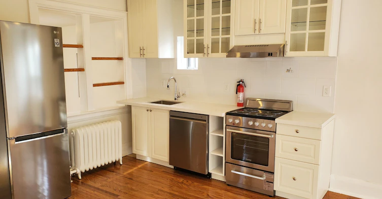 2-15 Alberta Avenue, Toronto, ON, M6H 2R5 - 5