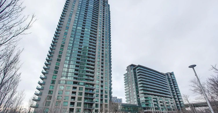 613-215 Fort York Boulevard, Toronto, ON, M5V 4A2