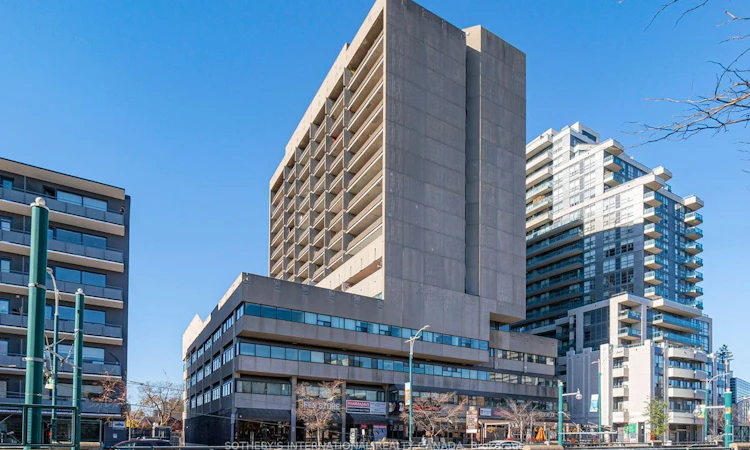 1004-720 Spadina Avenue