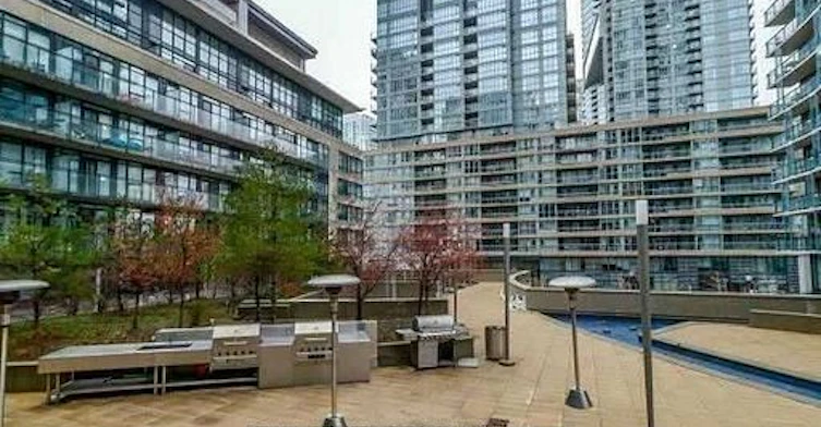 1605-25 Capreol Court, Toronto, ON, M5V 3Z7 - 12
