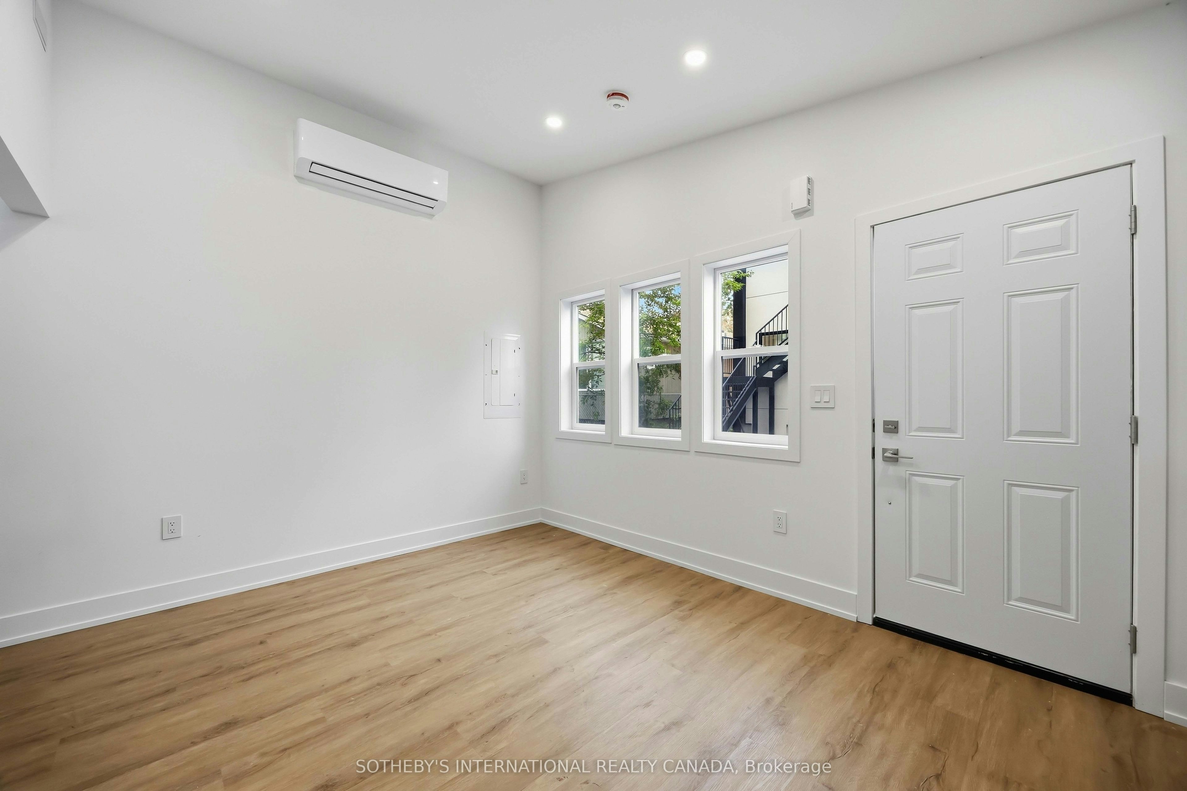 5-207 Connaught Avenue, Toronto, ON, M2M 1H6 - 5