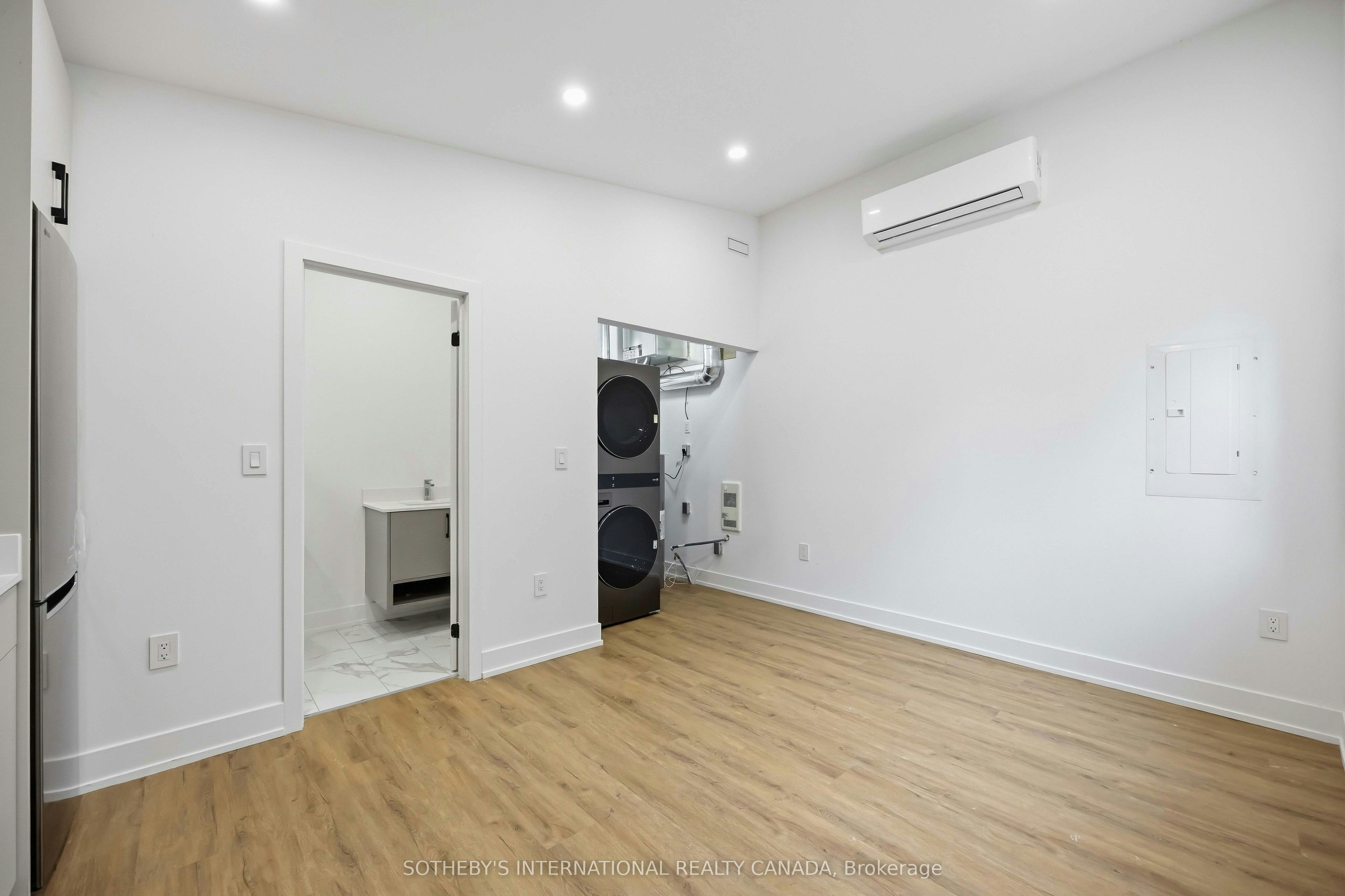 5-207 Connaught Avenue, Toronto, ON, M2M 1H6 - 8