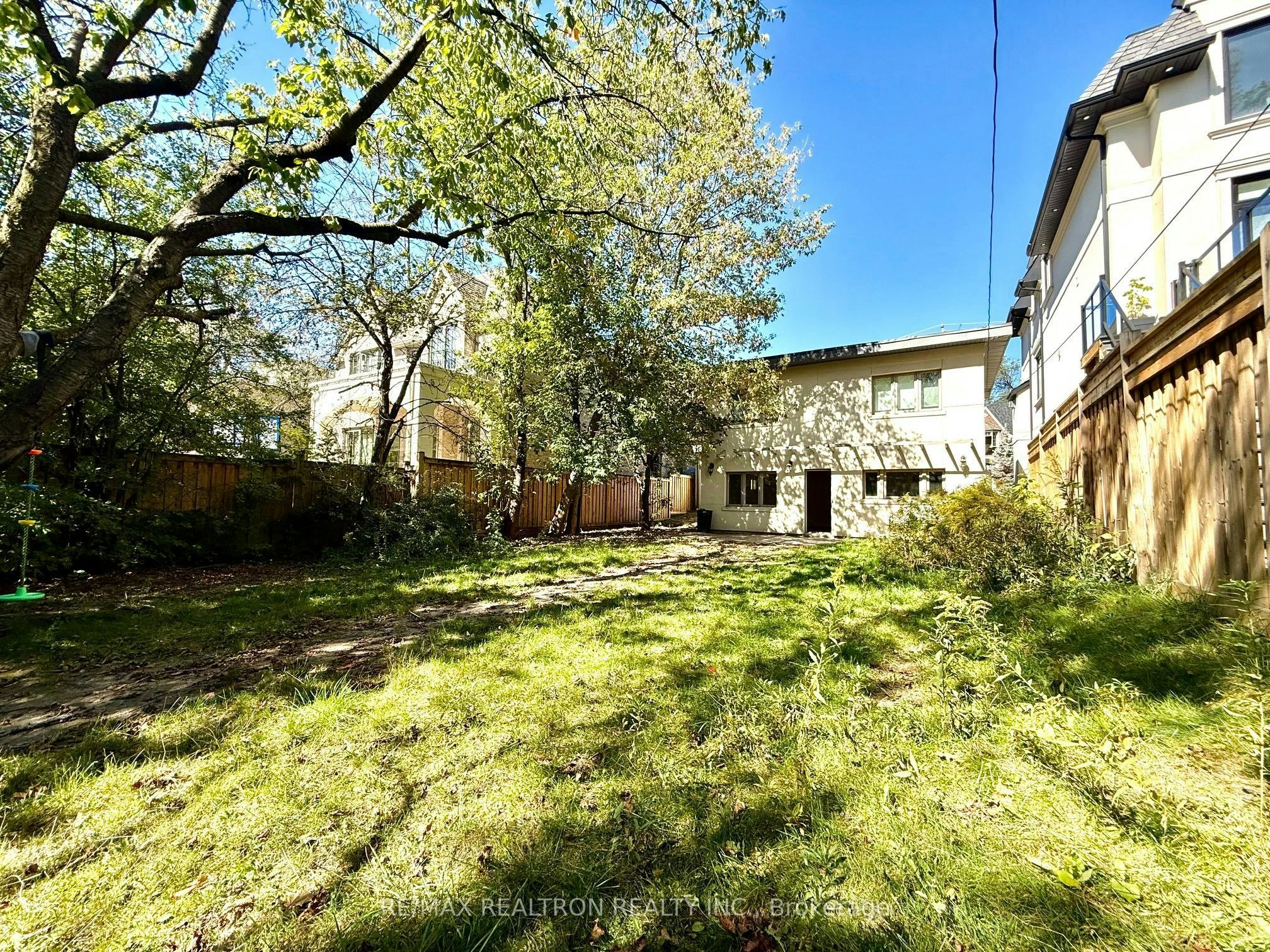 447 Glengrove Avenue W, Toronto, ON, M5N 1X4 - 23