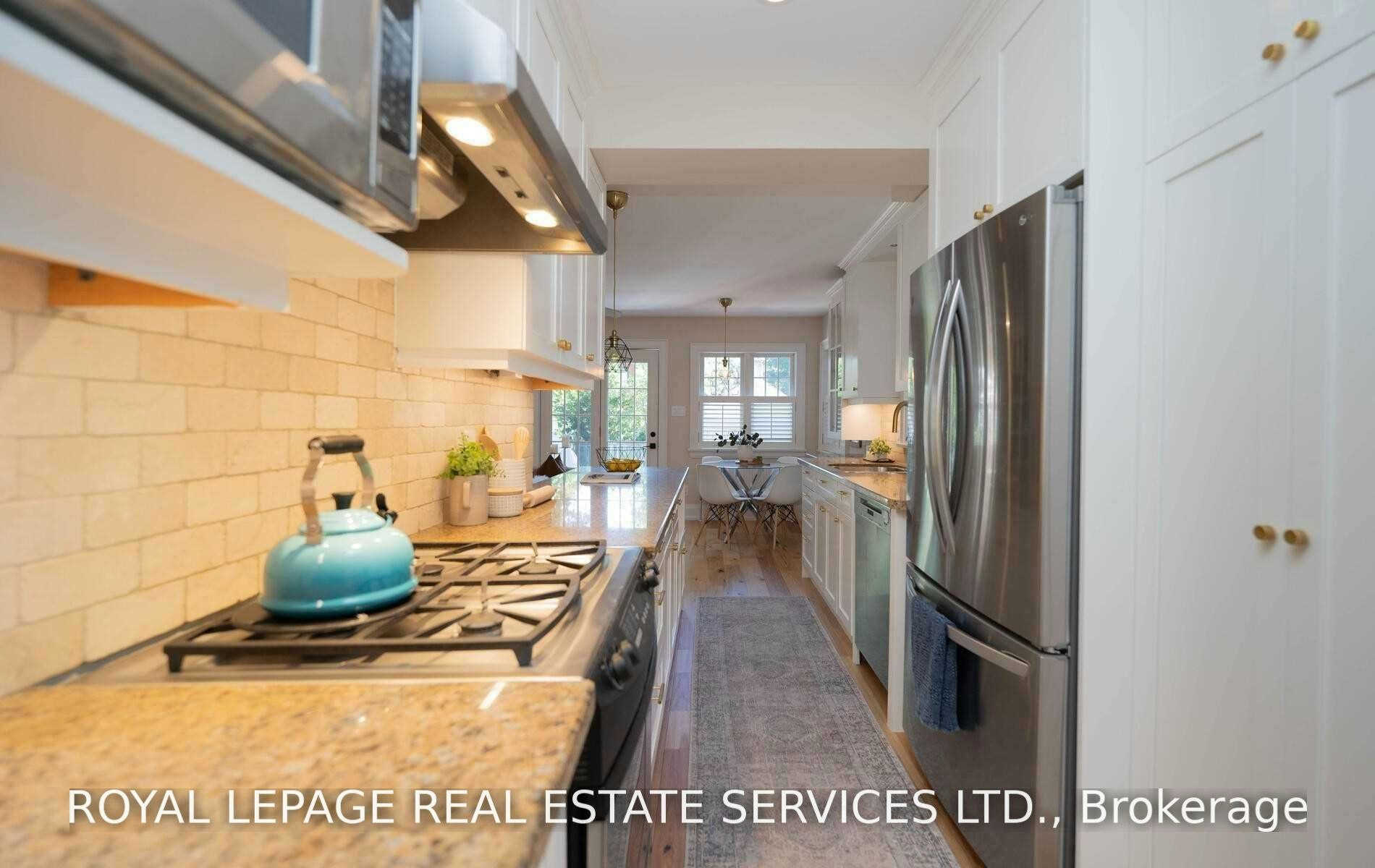 101 Old Orchard Grove, Toronto, ON, M5M 2E1 - 14