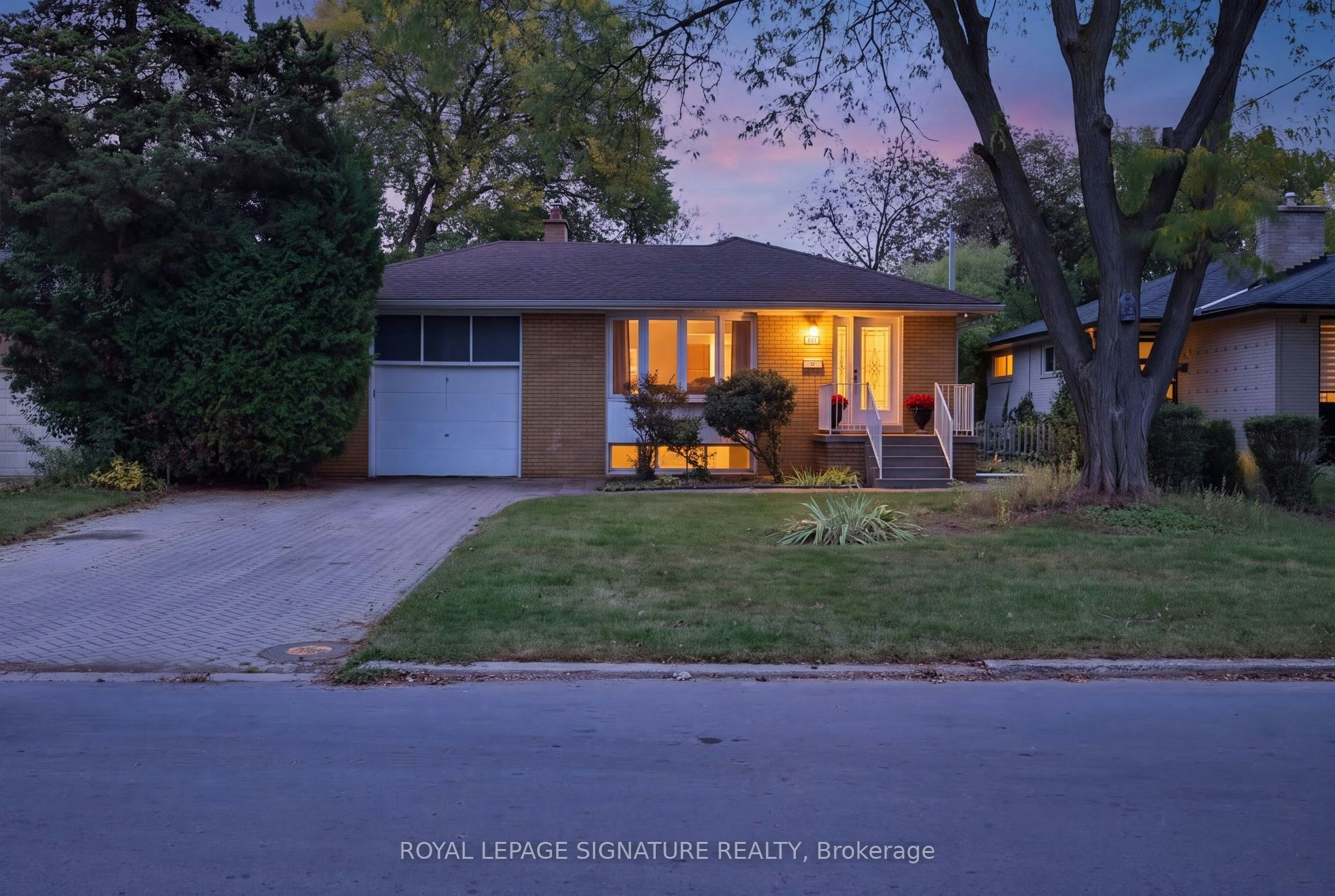 37 Finchurst Drive, Toronto, ON, M2R 1K8