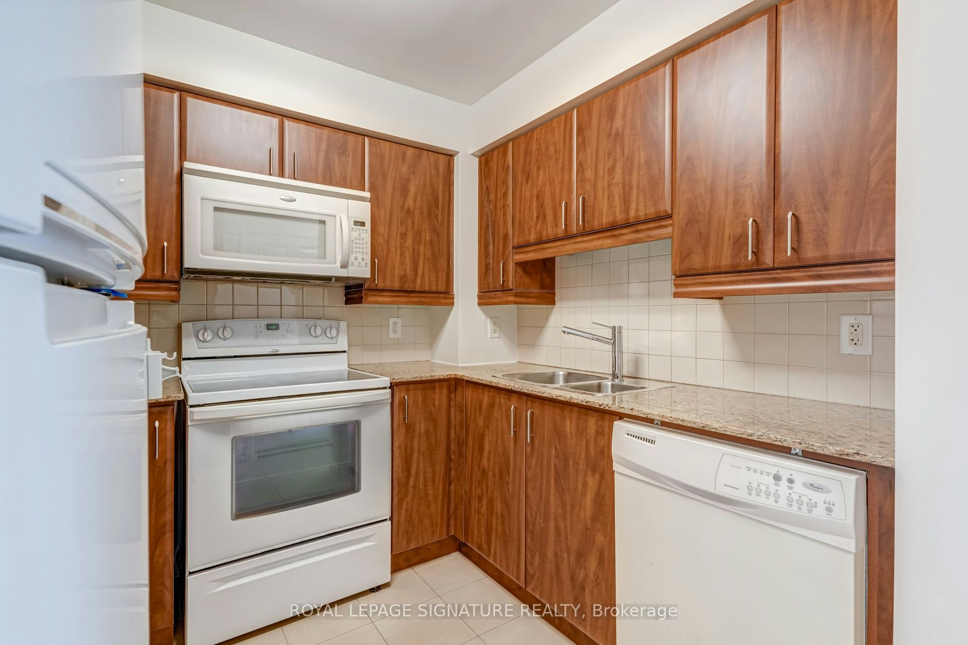 612-736 Spadina Avenue, Toronto, ON, M5S 2J6 - 3