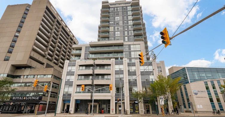 612-736 Spadina Avenue, Toronto, ON, M5S 2J6