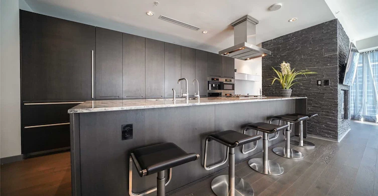2109-180 University Avenue, Toronto, ON, M5H 0A2 - 3
