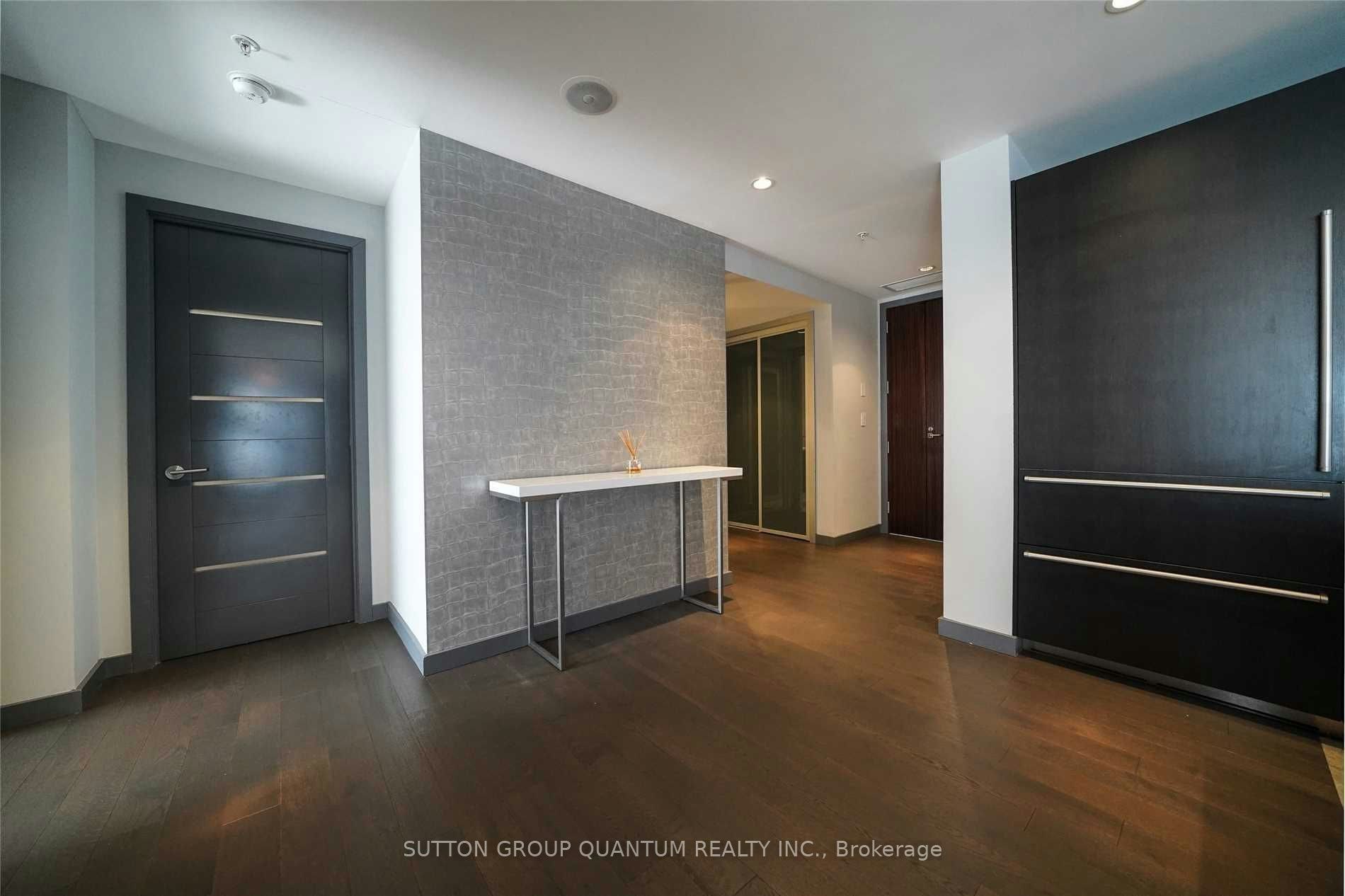 2109-180 University Avenue, Toronto, ON, M5H 0A2 - 2
