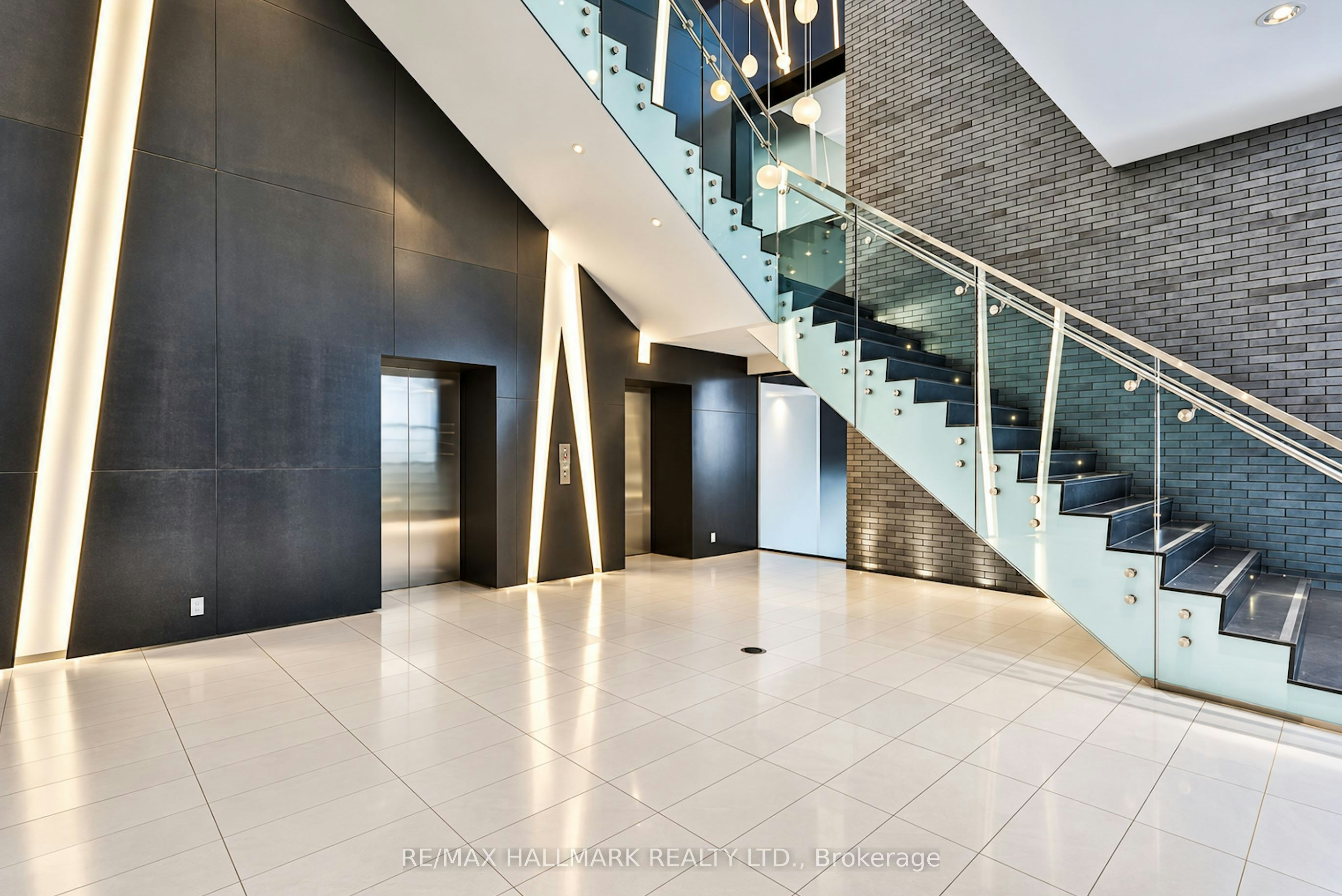 2202-125 Peter Street, Toronto, ON, M5V 2G9 - 16
