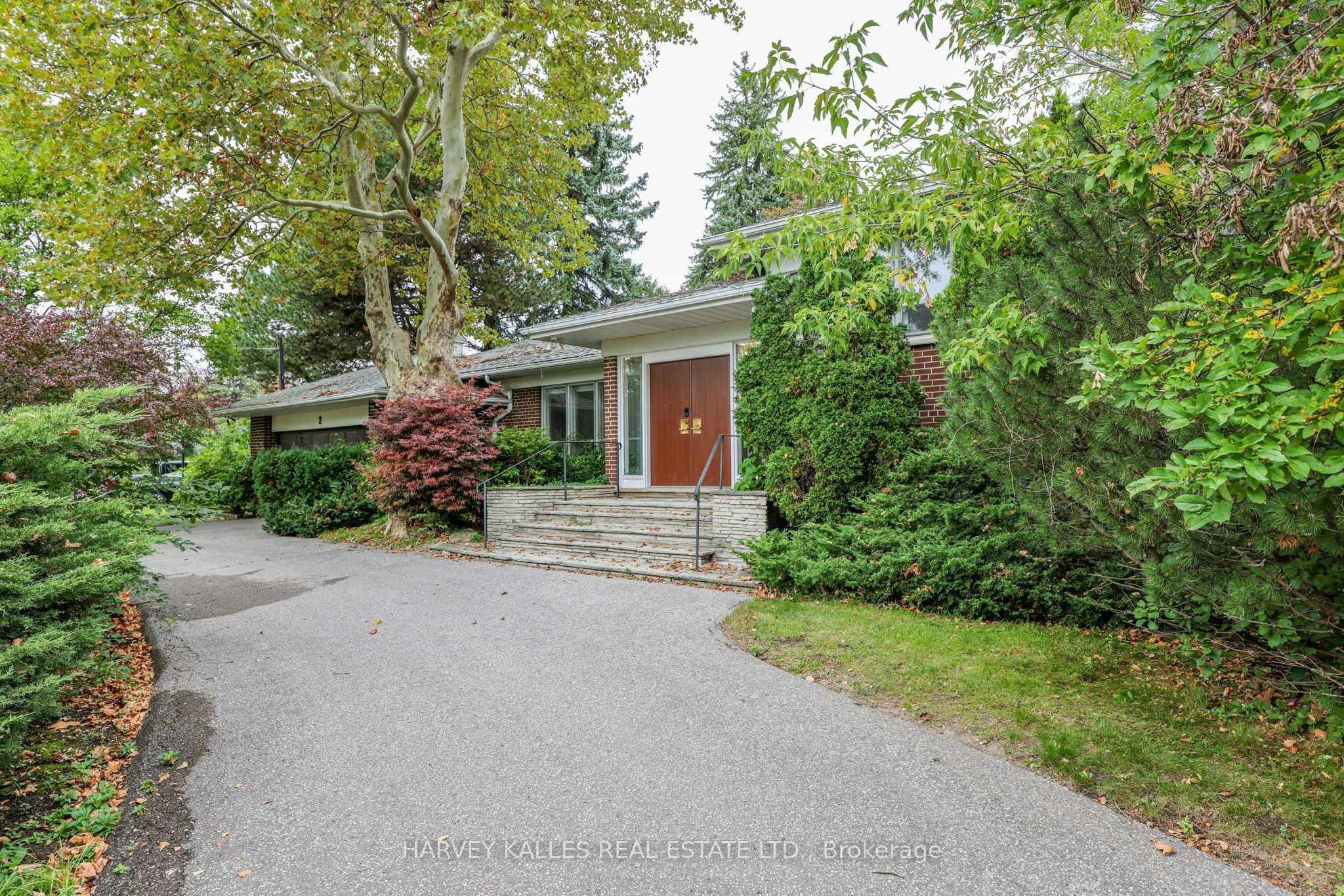 2 Colvestone Road, Toronto, ON, M2L 1X3