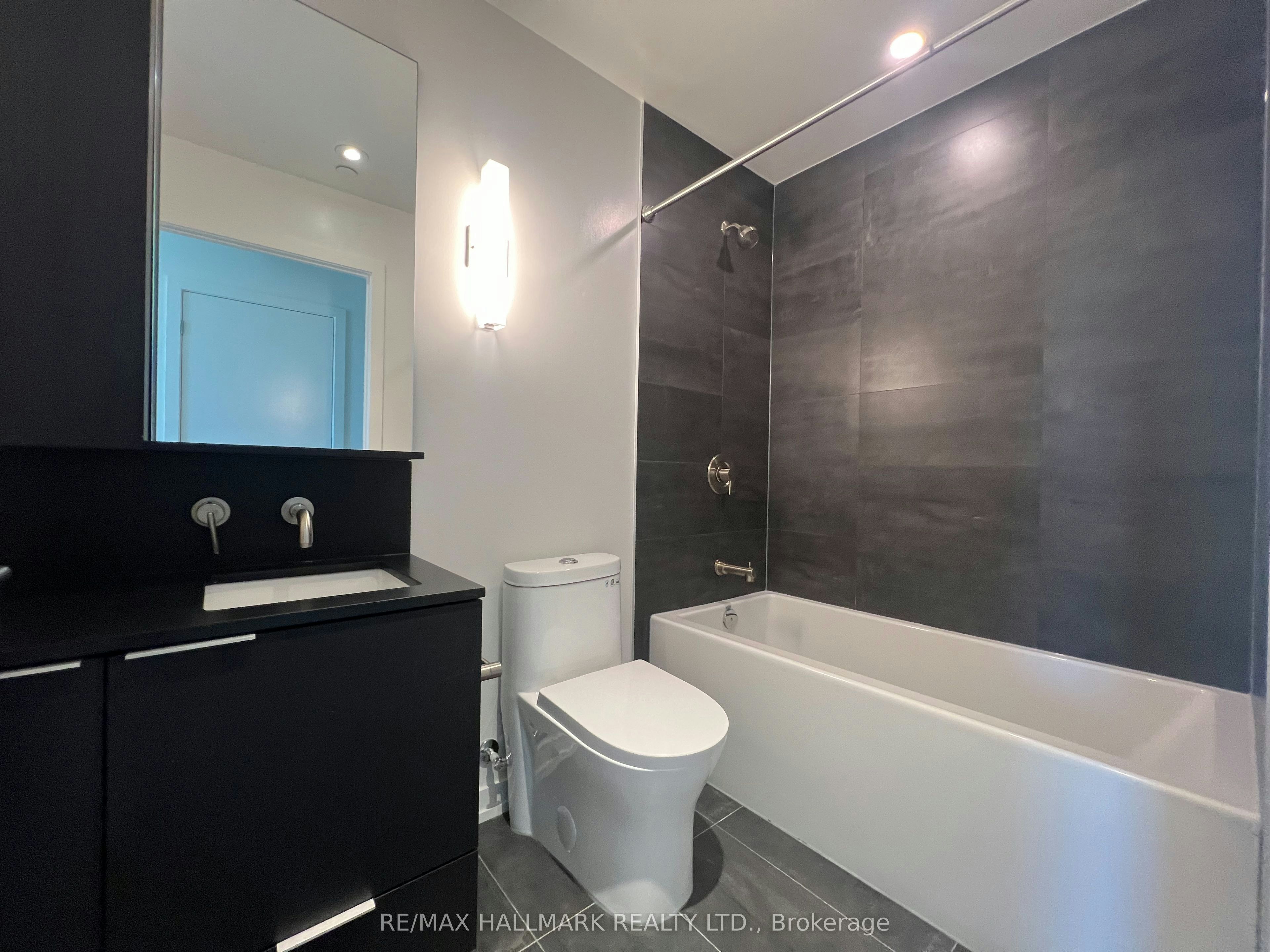 1303-120 Broadway Avenue, Toronto, ON, M4P 1V7 - 17