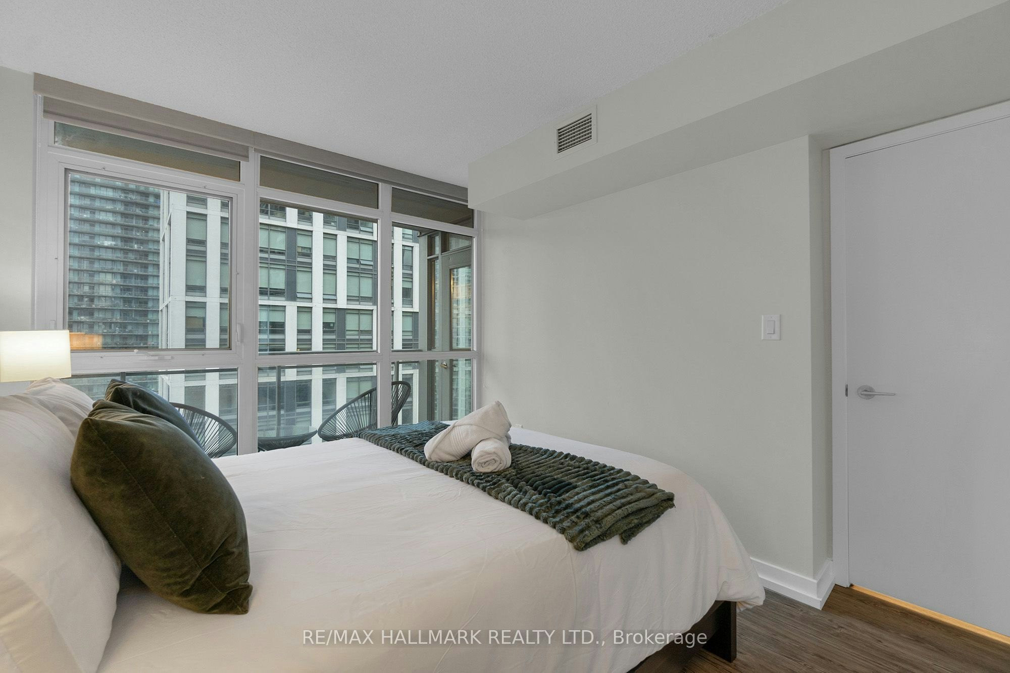 1905-151 Dan Leckie Way, Toronto, ON, M5V 4B2 - 19