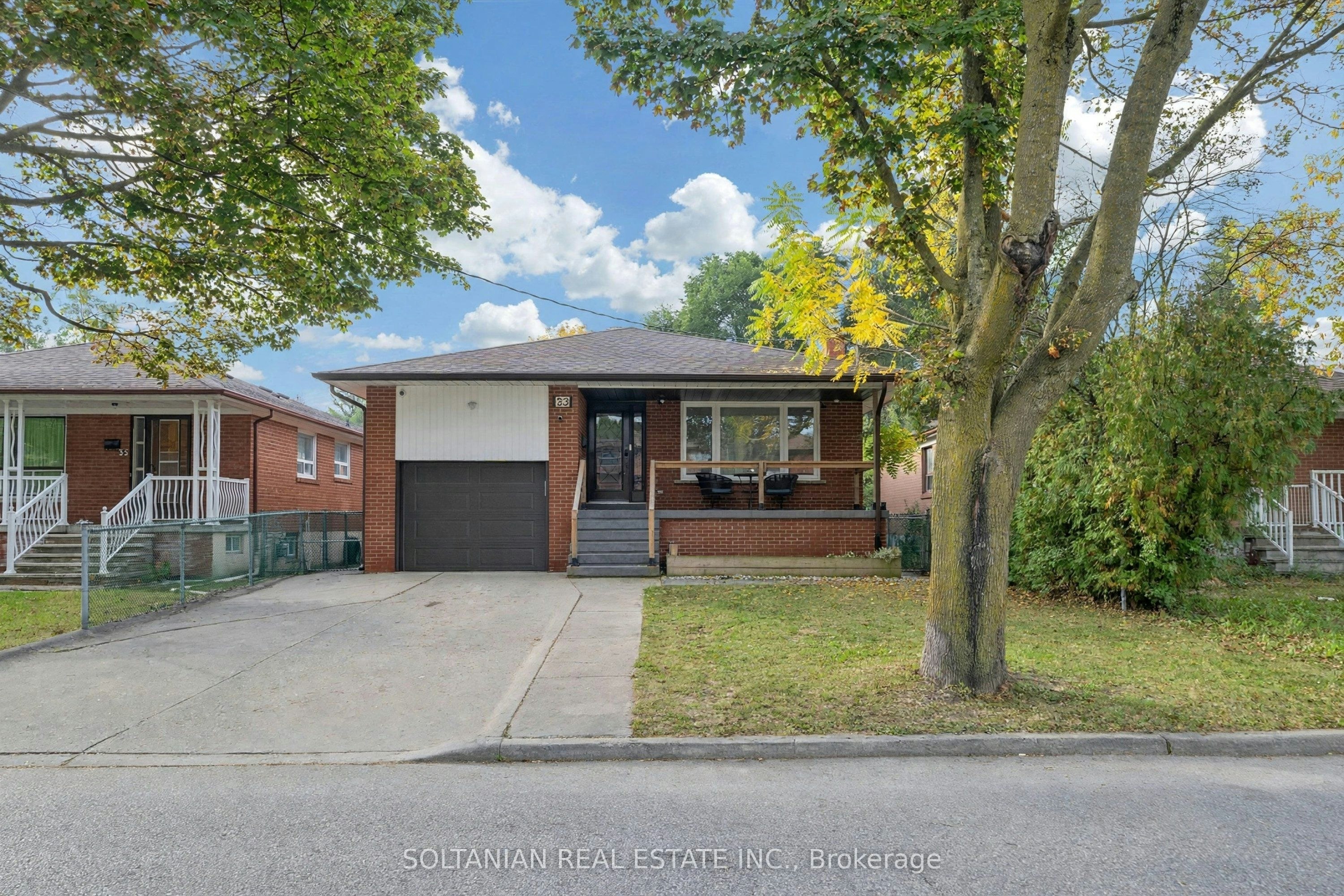 33 Madawaska Avenue, Toronto, ON, M2M 2R1