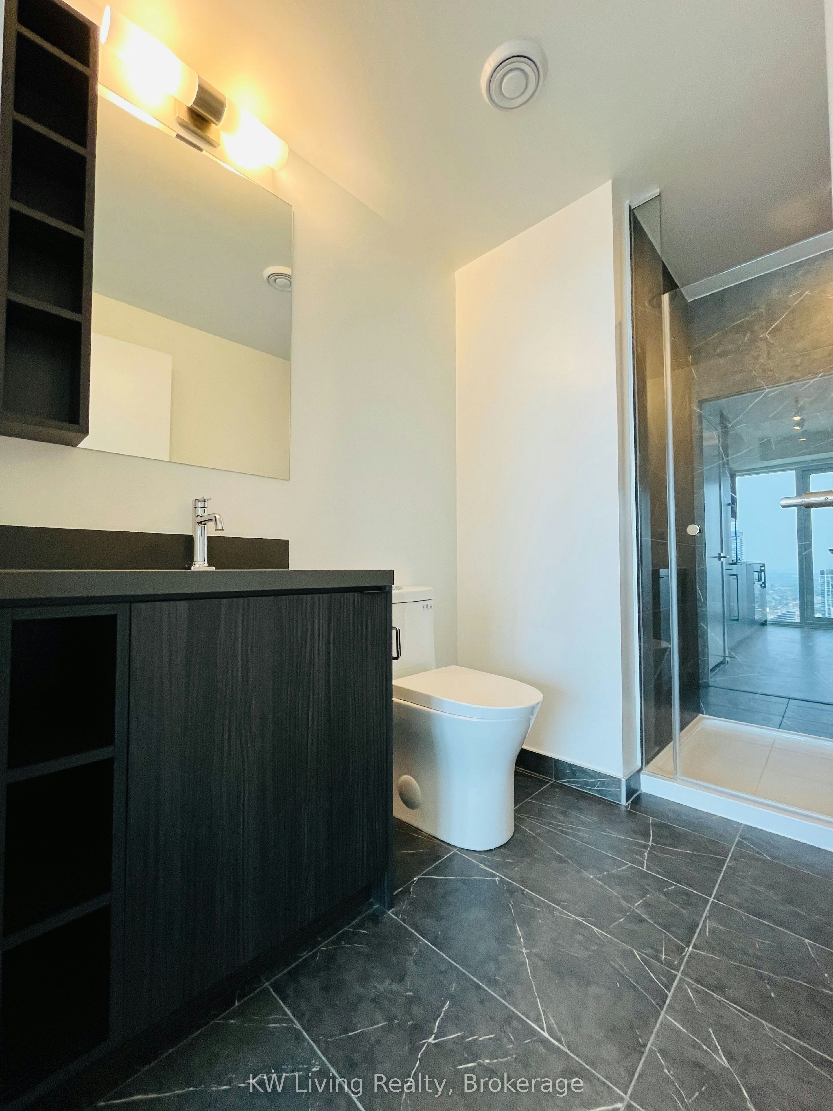 5702-252 Church Street, Toronto, ON, M5B 0E6 - 5
