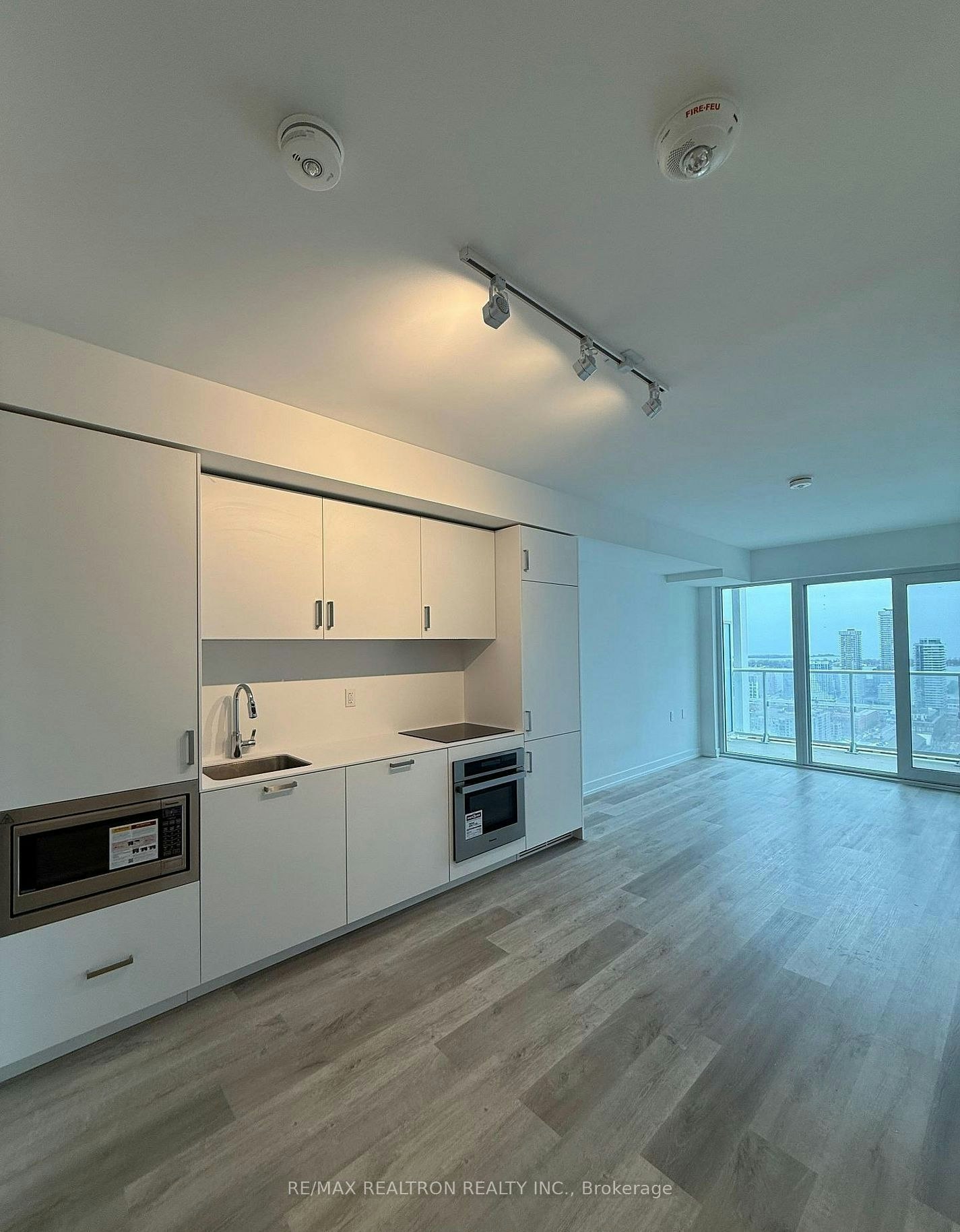 5807-88 Queen Street, Toronto, ON, M5C 0B6 - 11