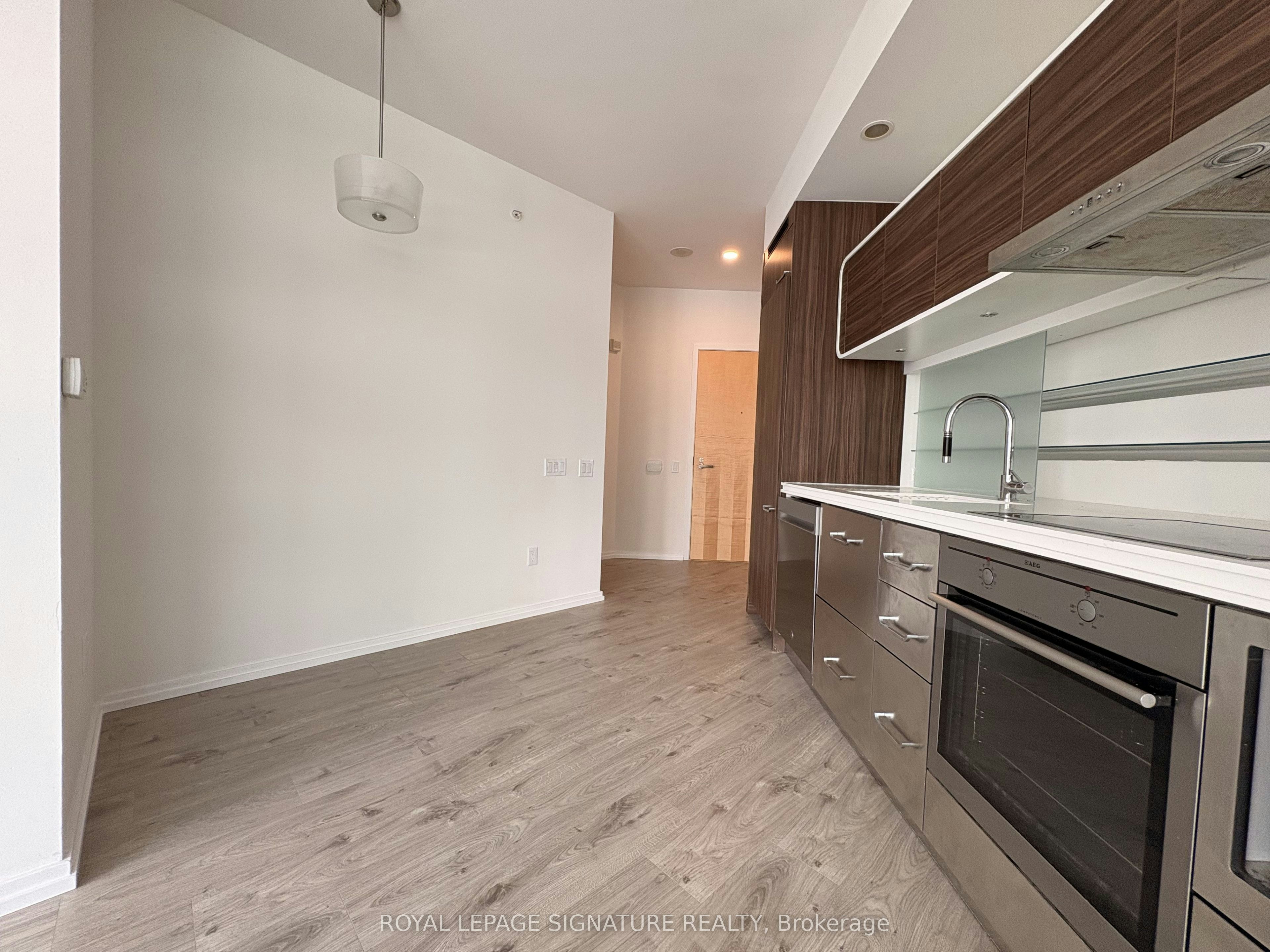 806-45 Charles Street E, Toronto, ON, M4Y 0B8 - 2