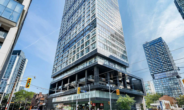 3708-181 Dundas Street E