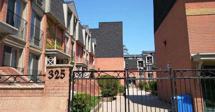 33-325 Jarvis Street, Toronto, ON, M5B 2C2 - 2