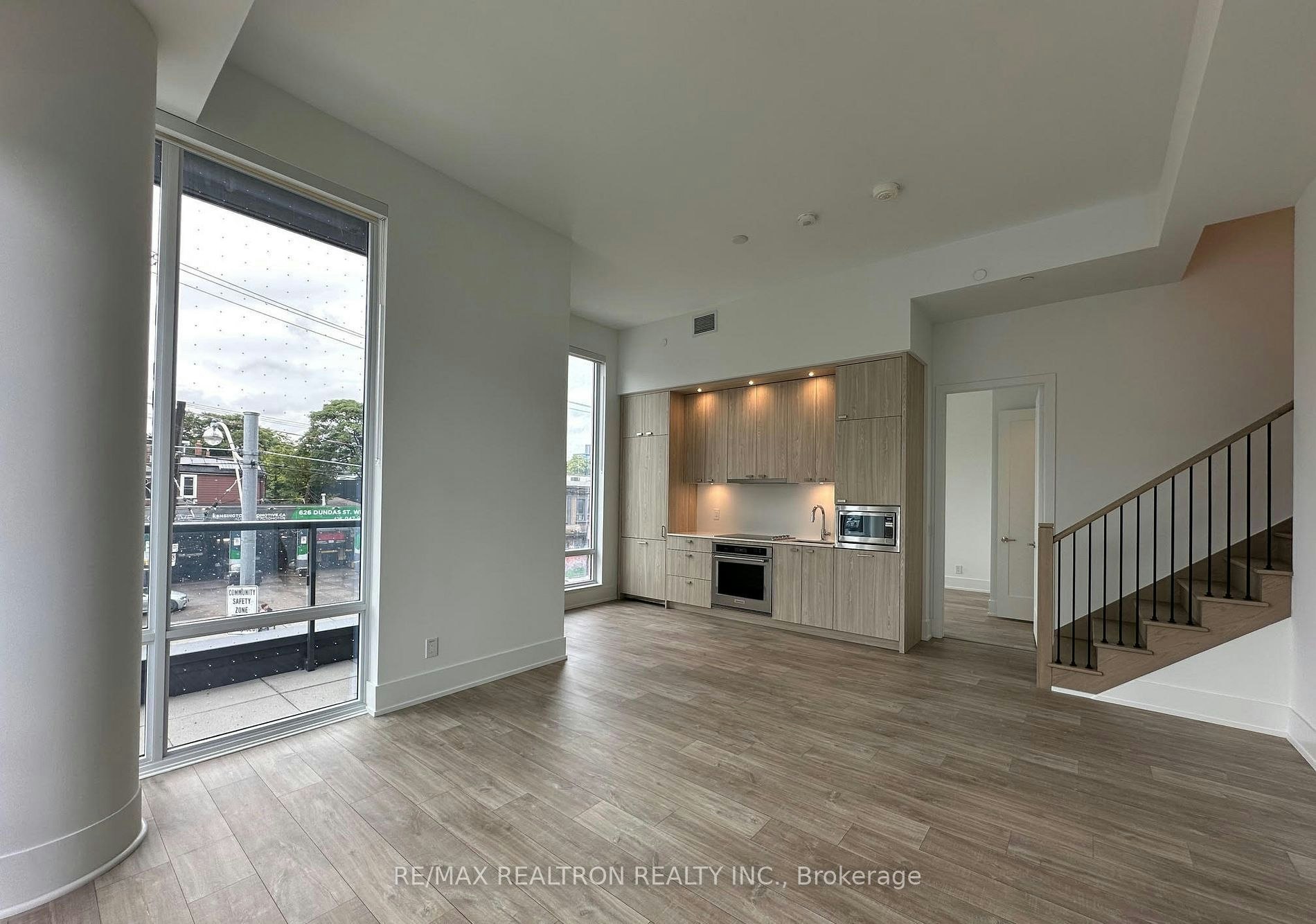 312-115 Denison Avenue, Toronto, ON, M5T 2N1 - 4
