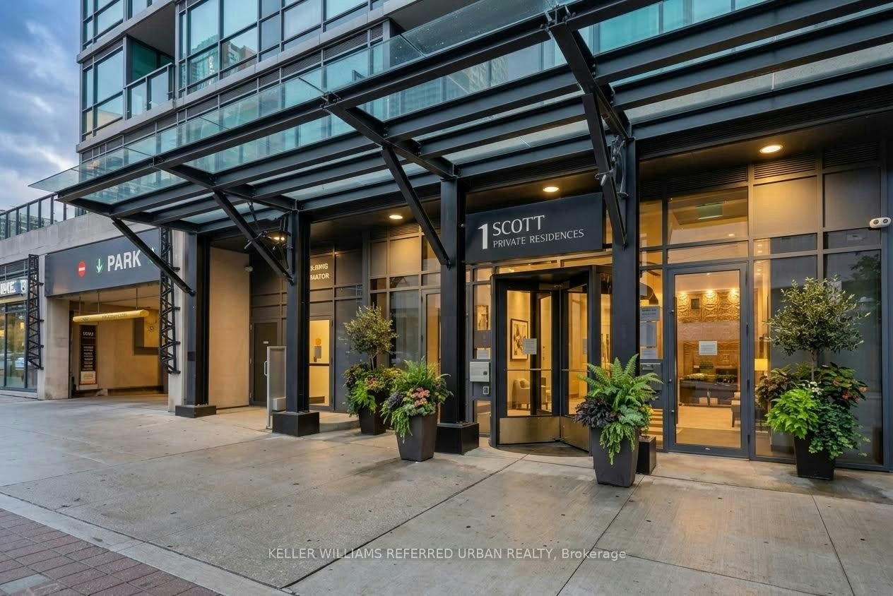 301-1 Scott Street, Toronto, ON, M5E 1A1