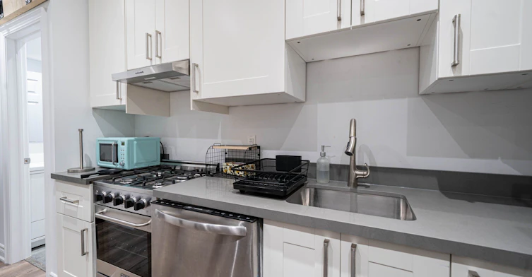 Studio-208 Dovercourt Road, Toronto, ON, M6J 3C8 - 5