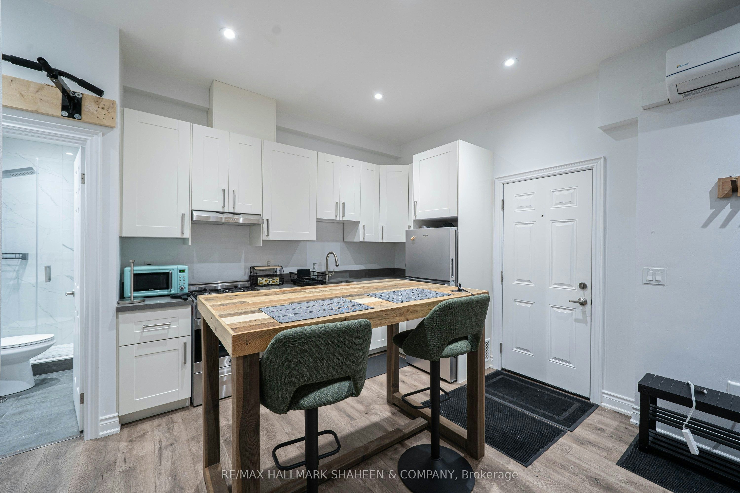 Studio-208 Dovercourt Road, Toronto, ON, M6J 3C8 - 6