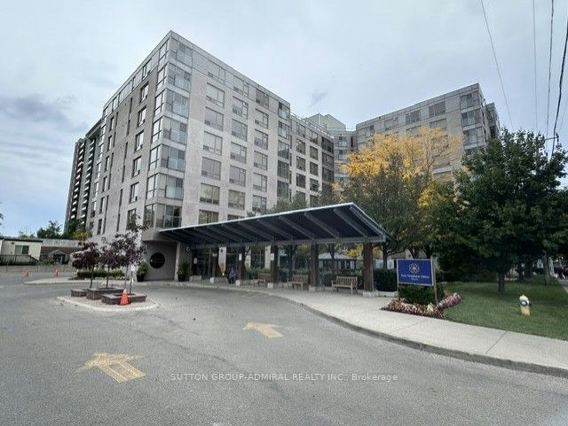 809-2 Neptune Drive, Toronto, ON, M6A 3E6