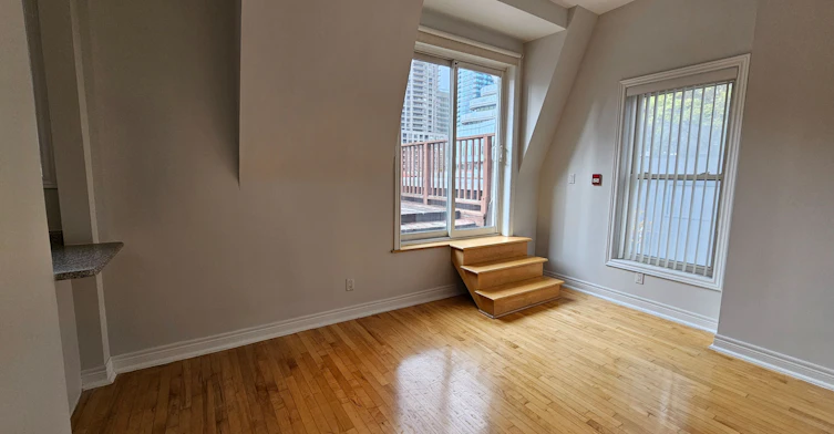 300-524 Yonge Street, Toronto, ON, M4Y 1X9 - 15