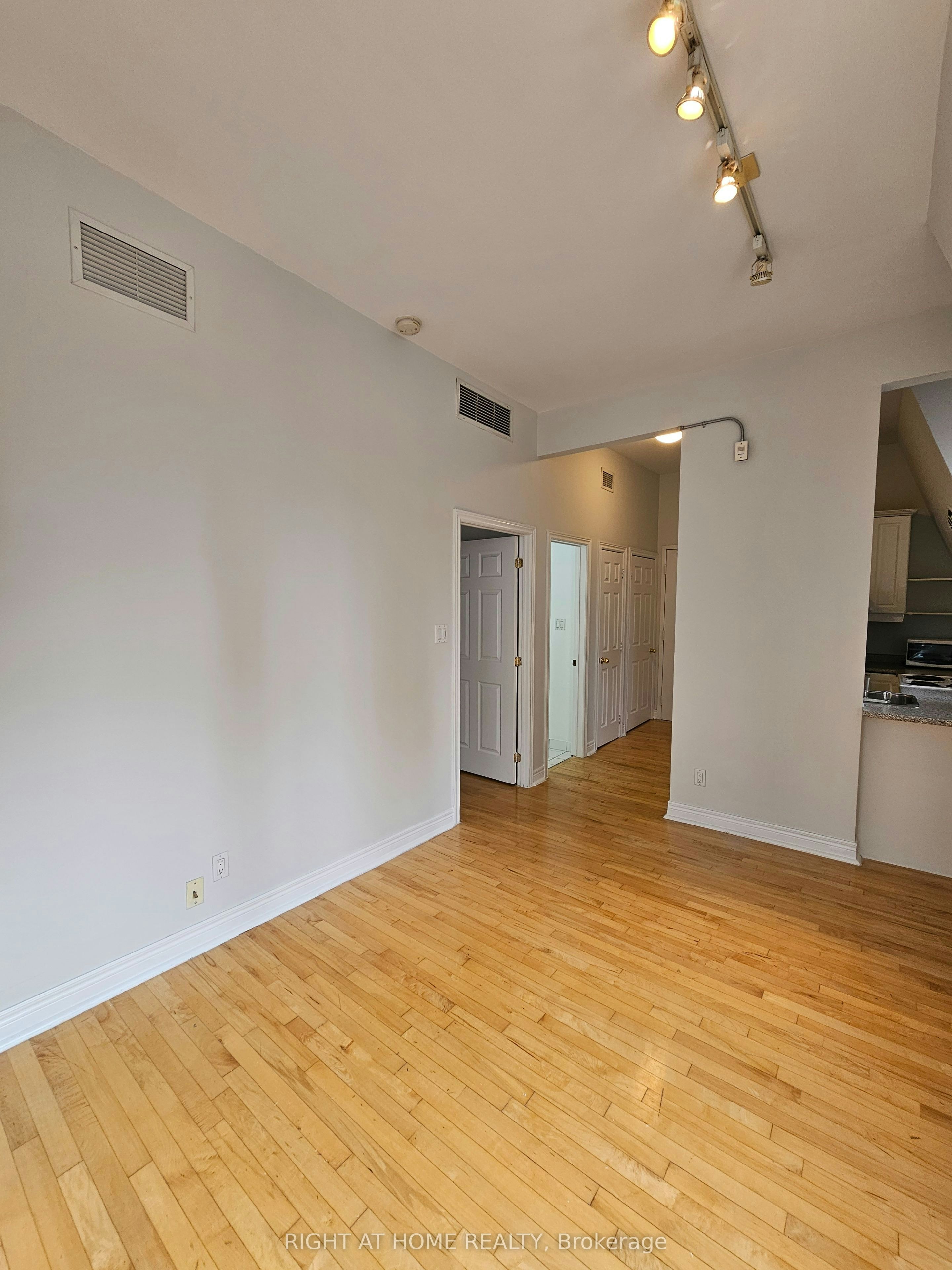 300-524 Yonge Street, Toronto, ON, M4Y 1X9 - 20