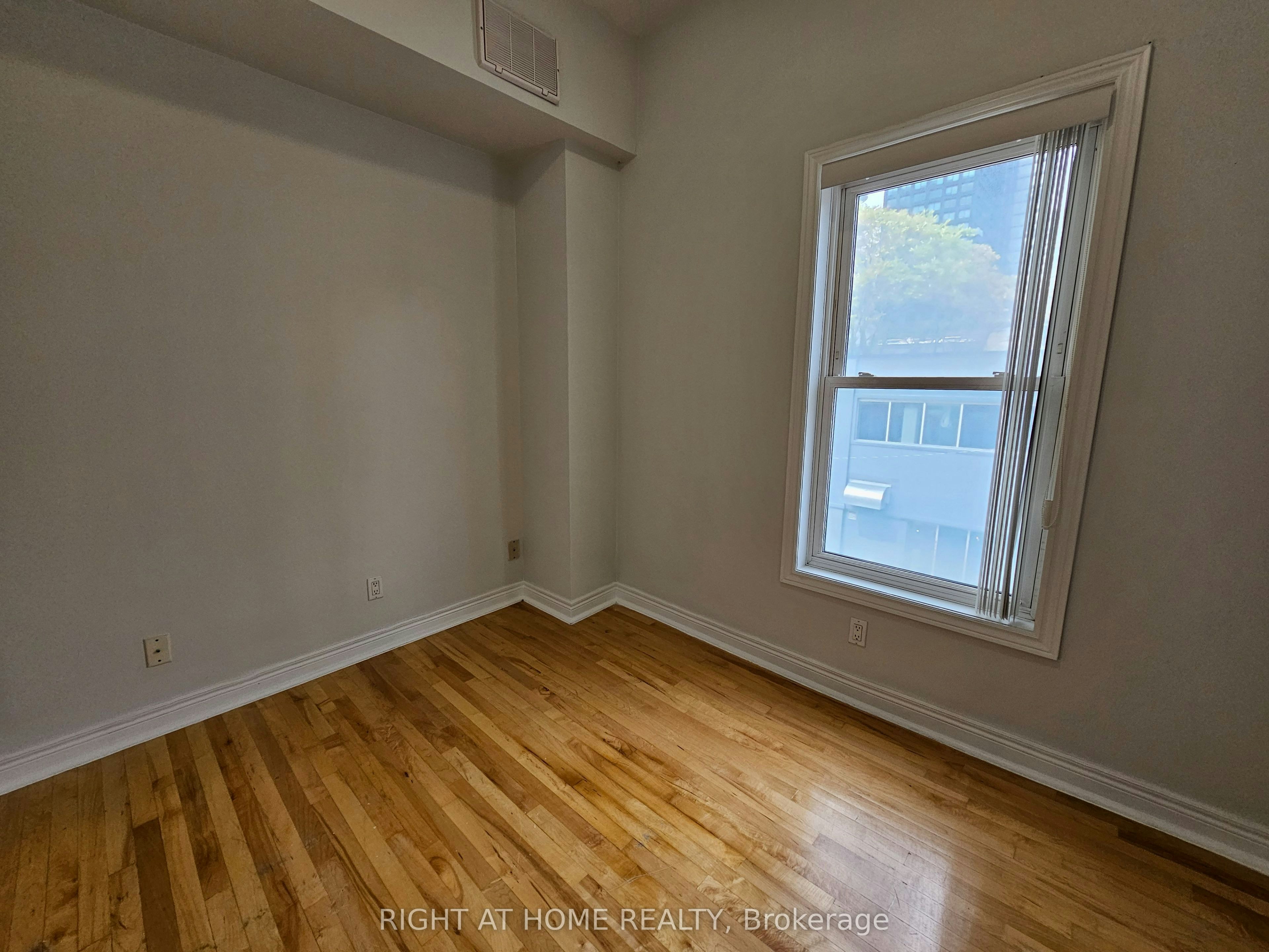 300-524 Yonge Street, Toronto, ON, M4Y 1X9 - 13