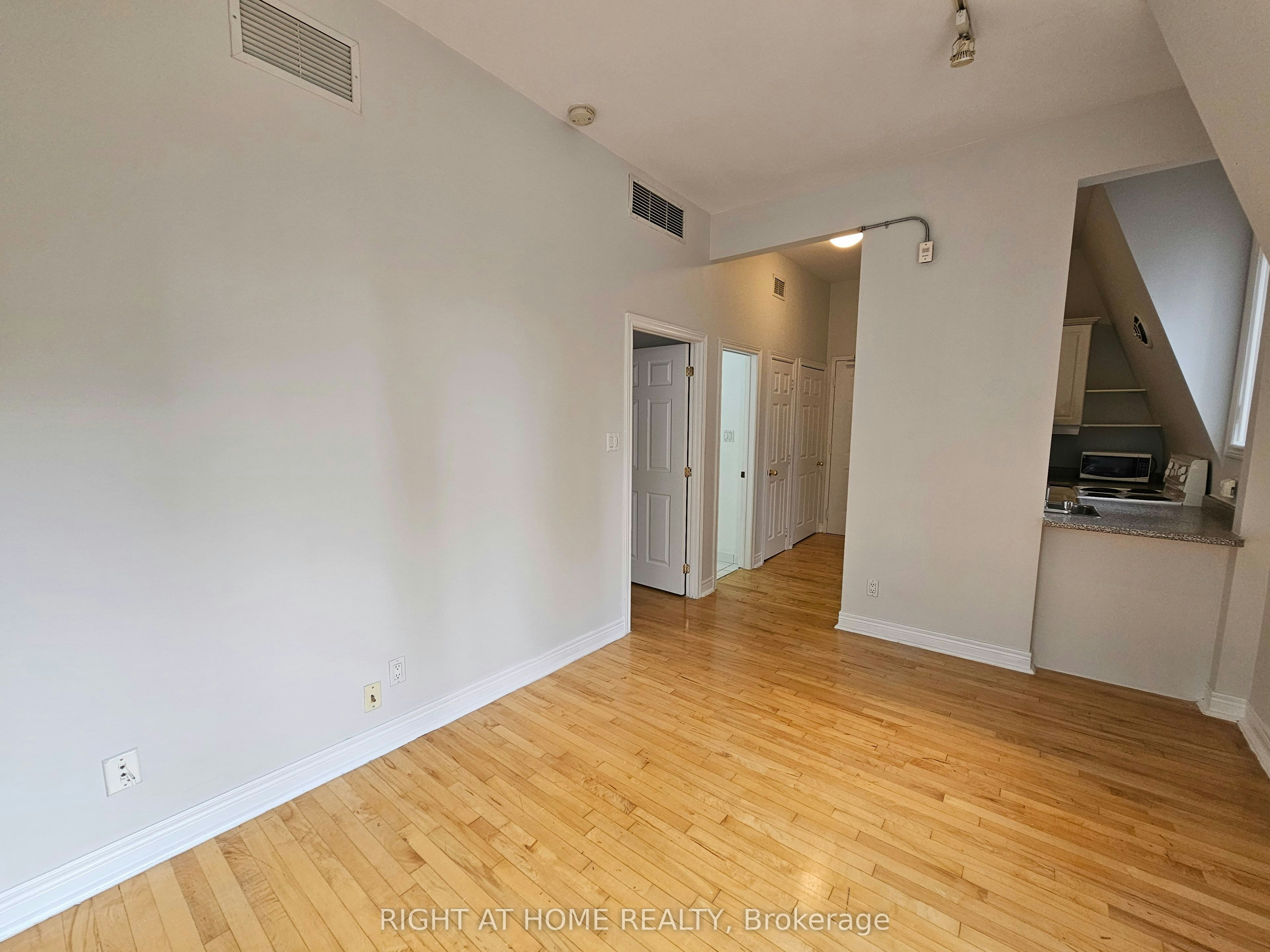 300-524 Yonge Street, Toronto, ON, M4Y 1X9 - 19