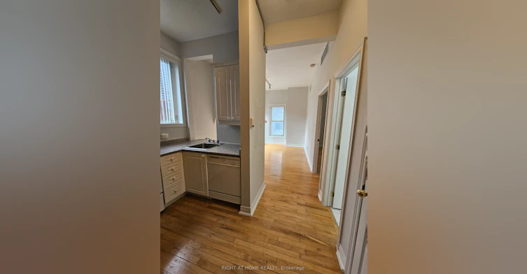 300-524 Yonge Street, Toronto, ON, M4Y 1X9 - 7