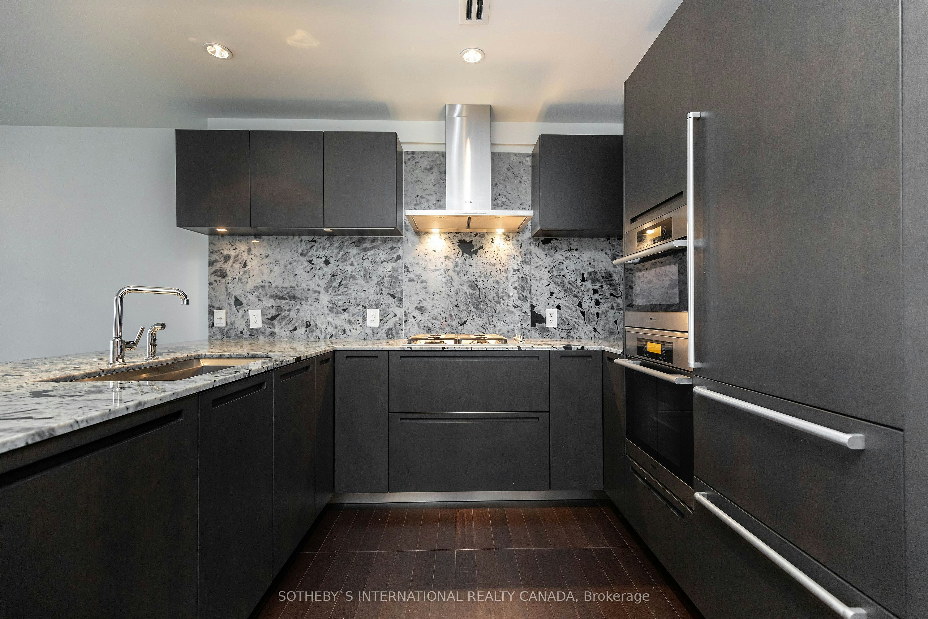 3002-180 University Avenue, Toronto, ON, M5H 0A2 - 14