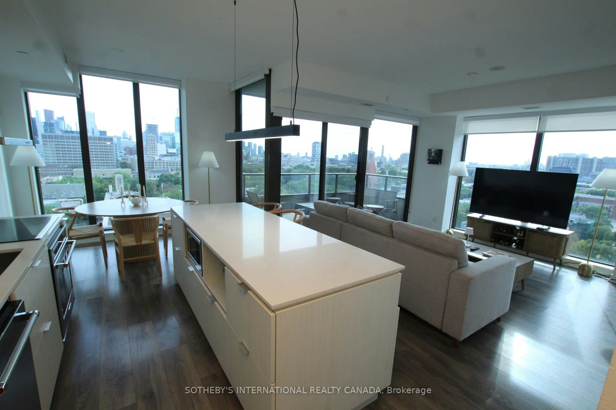 1206-2 St Thomas Street, Toronto, ON, M5S 2Z1 - 2