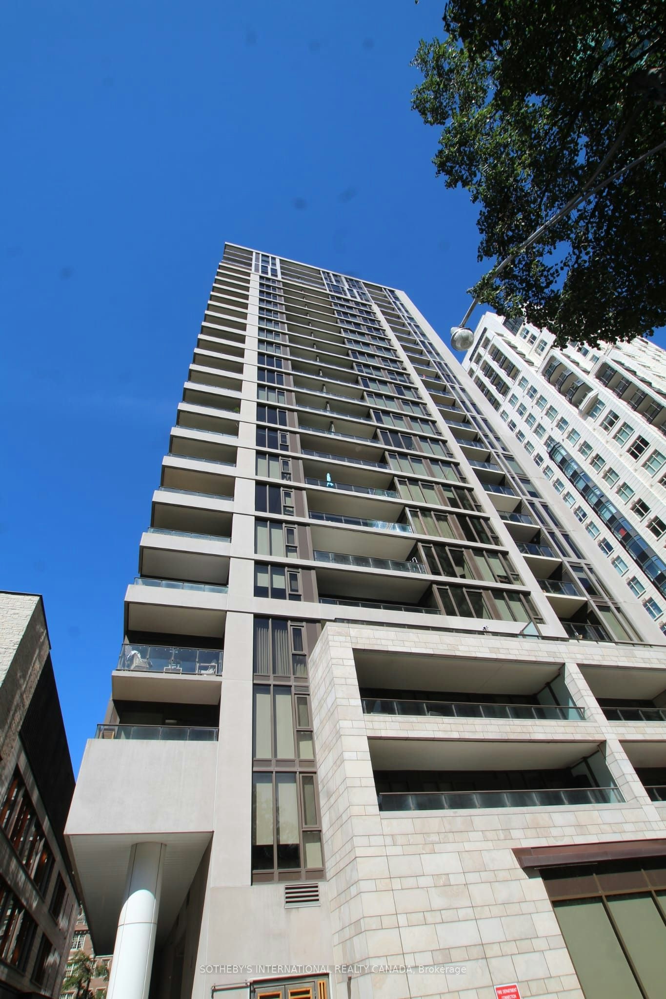 1206-2 St Thomas Street, Toronto, ON, M5S 2Z1