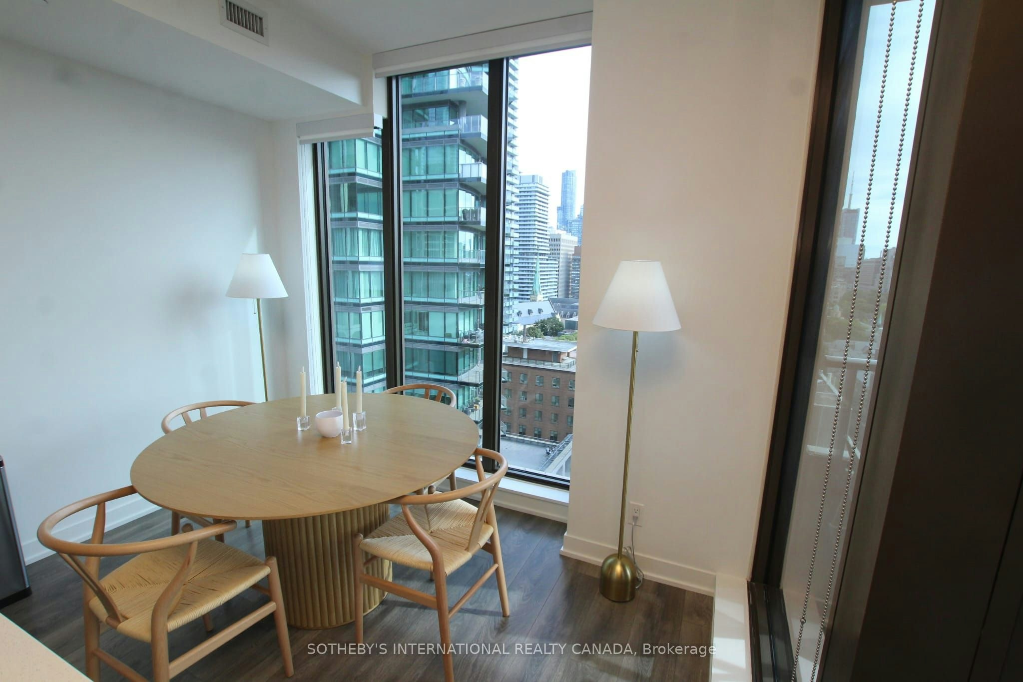 1206-2 St Thomas Street, Toronto, ON, M5S 2Z1 - 4