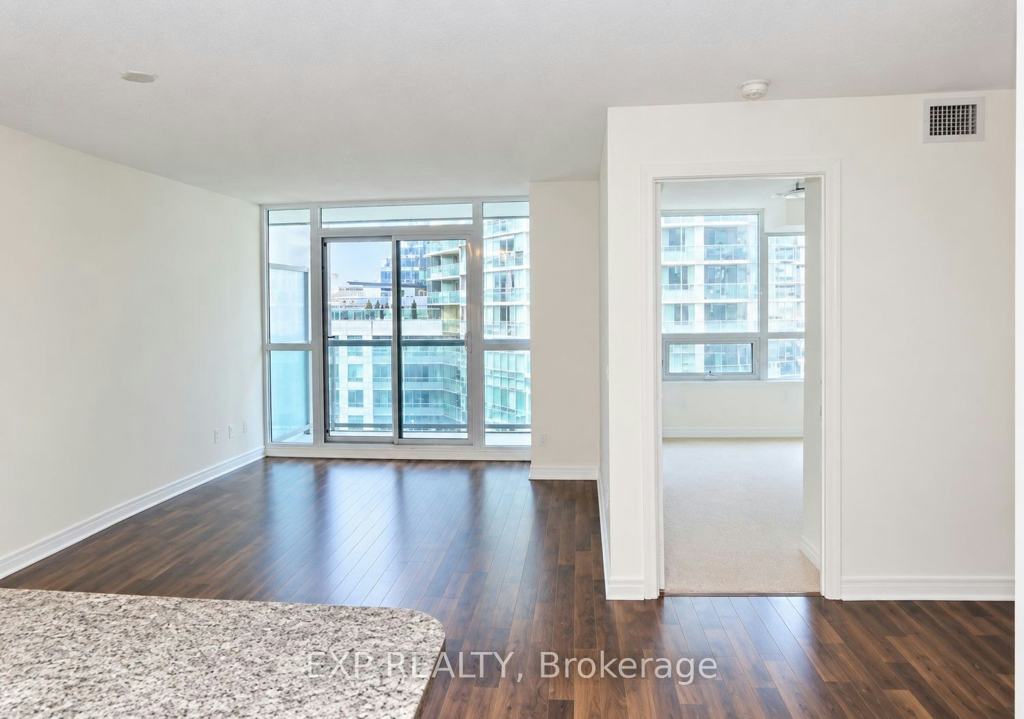 2305-19 Grand Trunk Crescent, Toronto, ON, M5J 3A3 - 5
