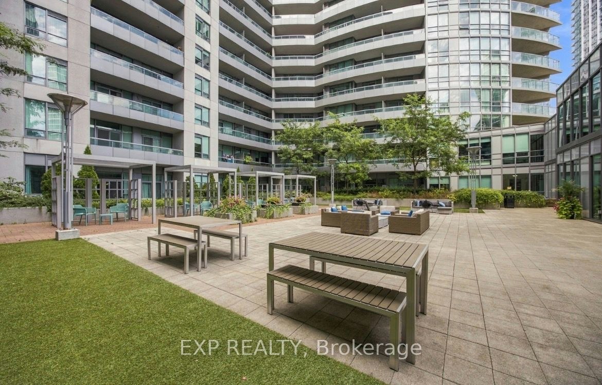 2305-19 Grand Trunk Crescent, Toronto, ON, M5J 3A3 - 11