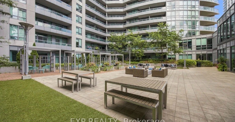 2305-19 Grand Trunk Crescent, Toronto, ON, M5J 3A3 - 11