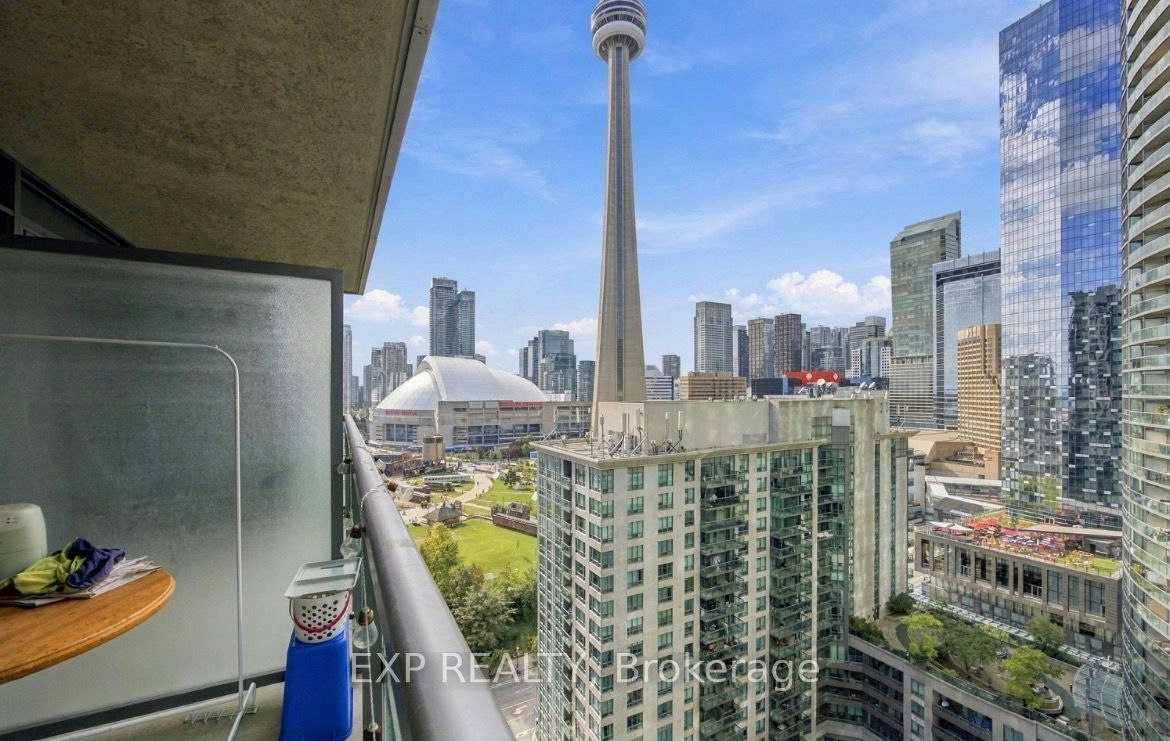 2305-19 Grand Trunk Crescent, Toronto, ON, M5J 3A3